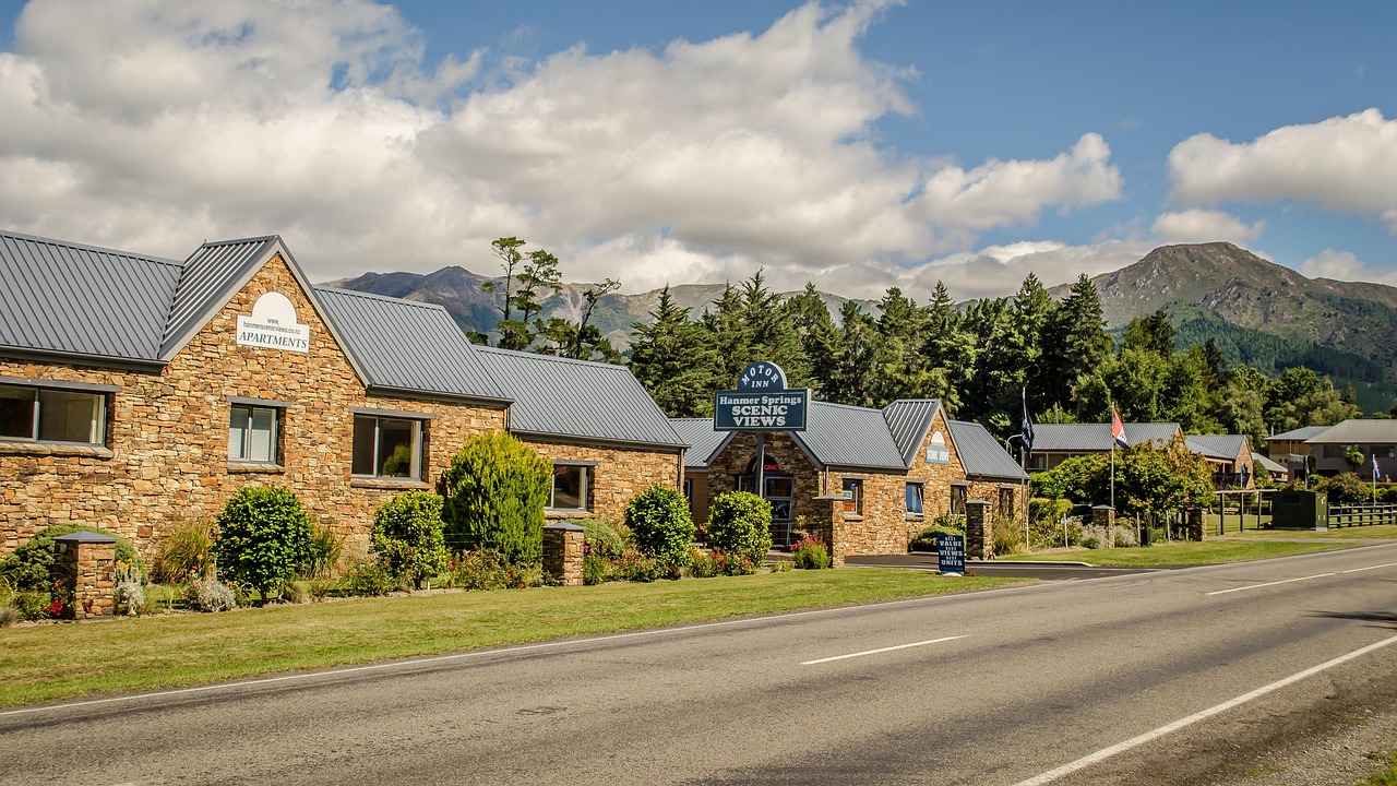 découvrez notre auberge conviviale offrant un hébergement abordable, un environnement chaleureux et des services adaptés aux voyageurs de tous horizons.