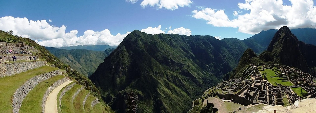 préparez votre trek au machu picchu avec nos conseils essentiels : équipement, meilleures périodes, itinéraires et astuces pour une aventure inoubliable au cœur des andes.