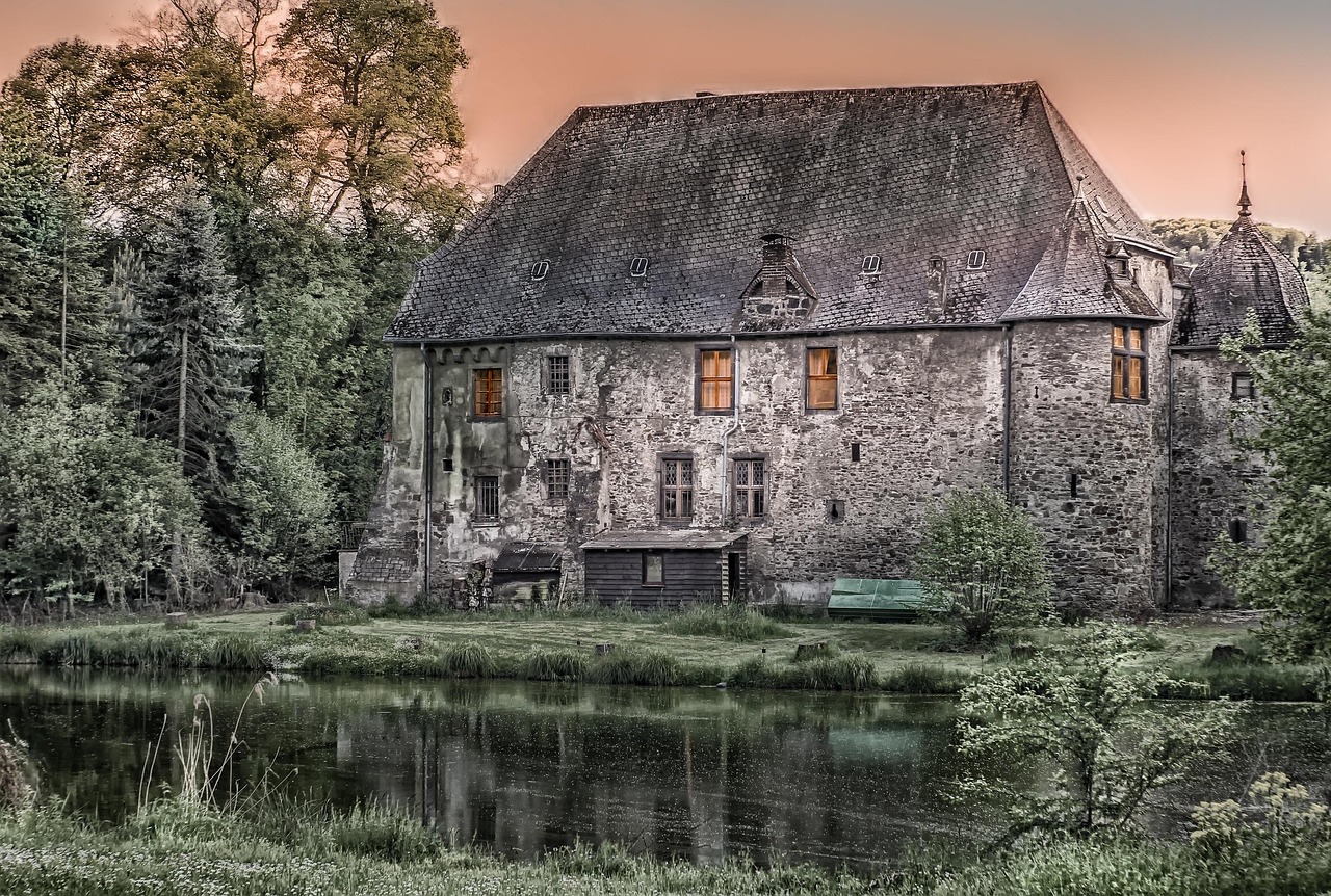échangez votre maison pour des vacances uniques et économiques. découvrez le house swapping, une solution conviviale pour voyager autrement en france et à l'international.